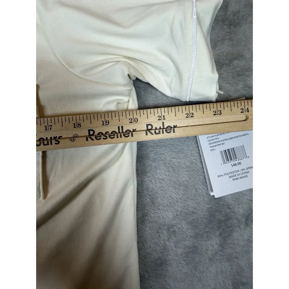 NWT  Hunter Sleepwear Pajama Top Womens Large White Notch Collar Button Front